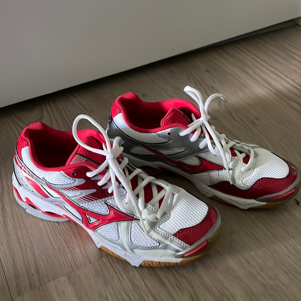 Volley-ball shoes